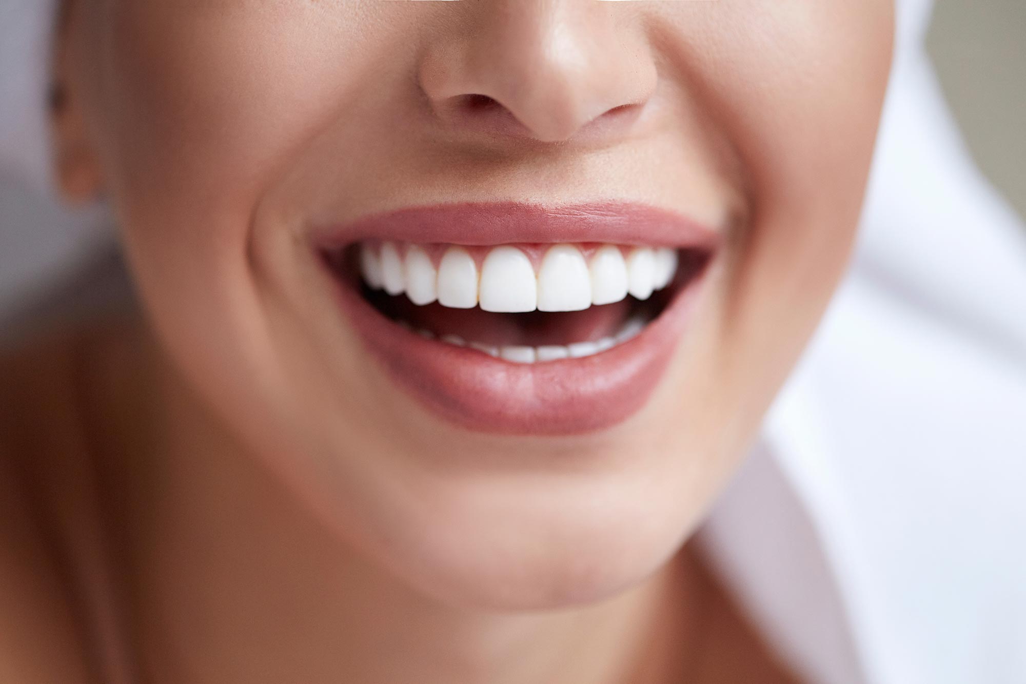 Learn How to Whiten Teeth at Home