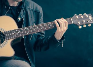 Apps to Play Guitar Online - See the Best Apps Here