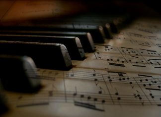 Discover These Apps to Play Piano - Free Downloads